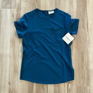 Whisperlite Caribbean Blue scrub top